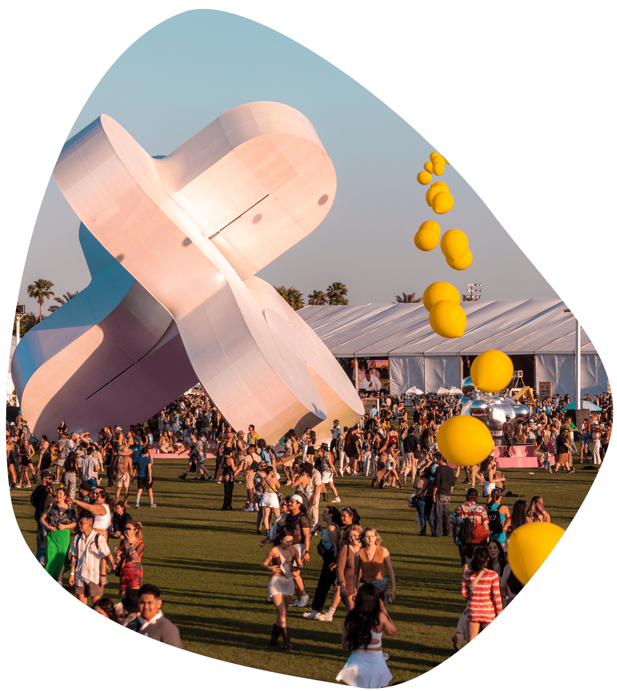 fans walking across Coachella field